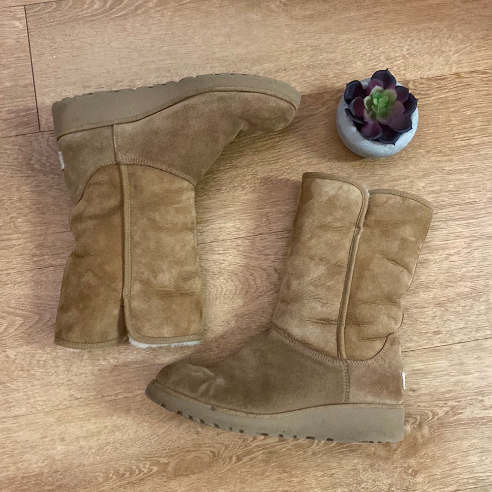 LADIES UGG AMIE STYLE BOOTS 7.5